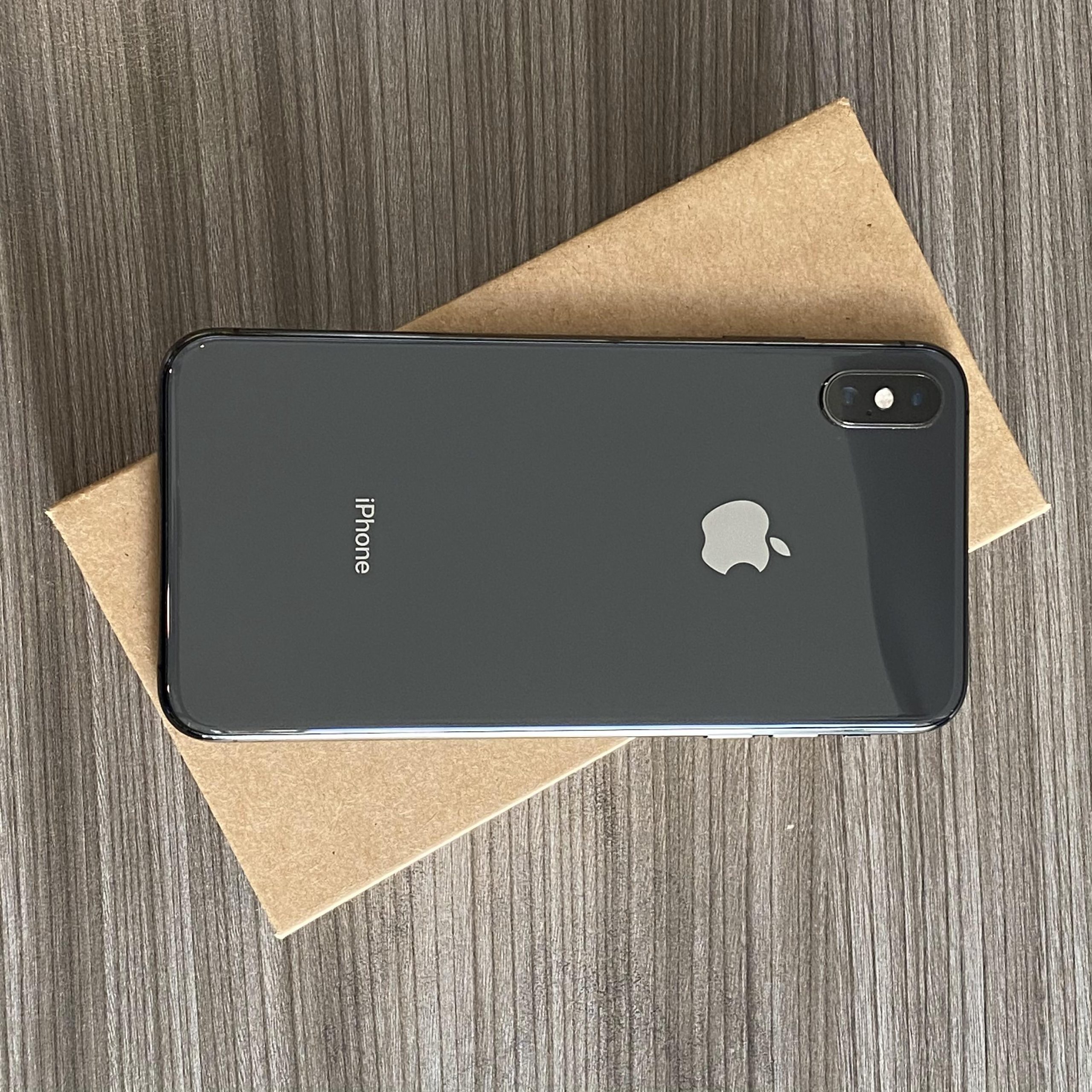 iPhone SE (2020) 64GB Black ( Refurbished )  Mobile City