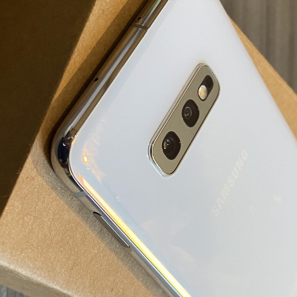 galaxy s10e white